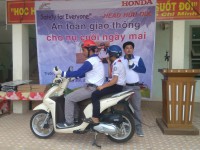 Honda Hữu Đức hướng dẫn đội ngũ Bảo hiểm và ngồi xe đúng cách