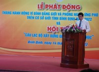 Đ/c Lâm Hải Giang - Phó Chủ tịch UBND tỉnh, Trưởng ban Vì sự tiến bộ của phụ nữ tỉnh phát biểu phát động tại buổi Lễ