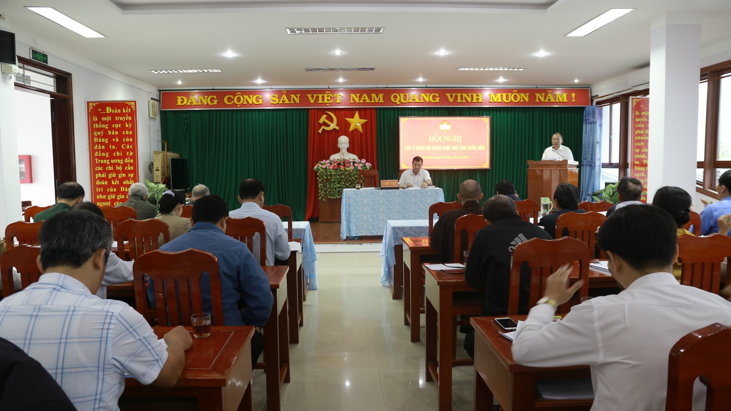 Hoài Nhơn tổ chức hội nghị lấy ý kiến đối với dự thảo Luật Đất đai (sửa đổi)
