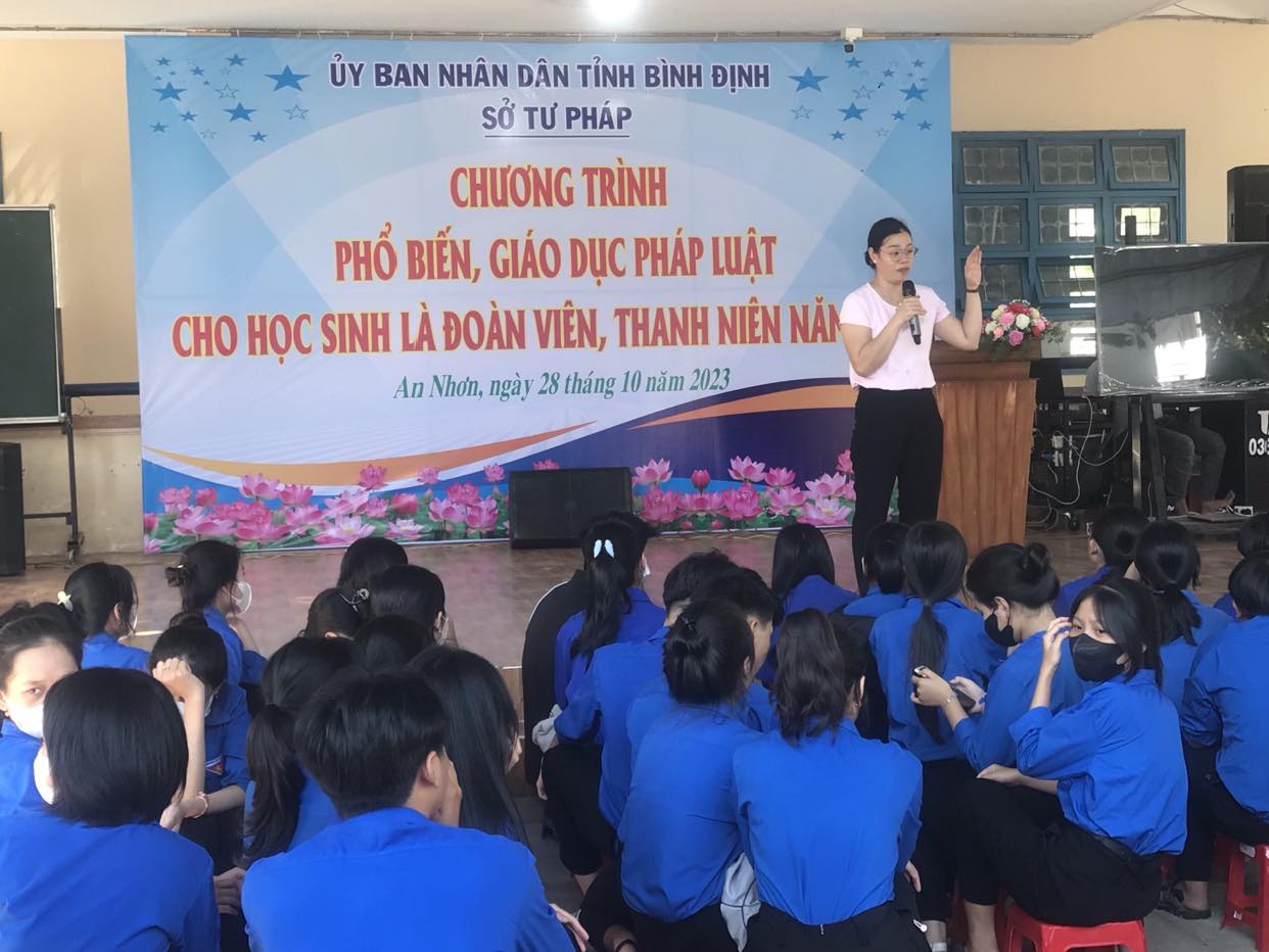 Sôi nổi Chương trình PBGDPL cho học sinh là đoàn viên, thanh niên năm 2023